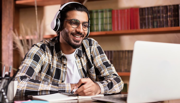 Business and Economics (I)GCSE online tutor Business and Economics (I)GCSE online tutor